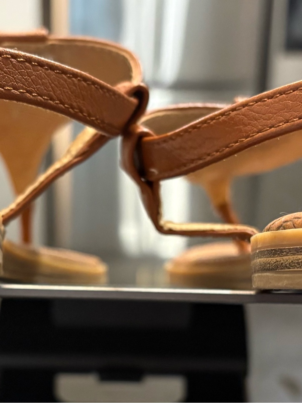 Circus by Sam Edelman Women's Cognac Tan Leather Thong Sandals - Picture 3 of 8